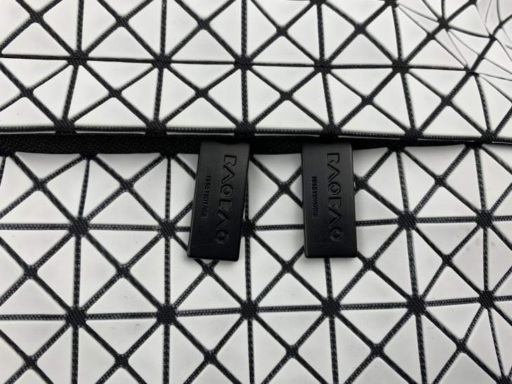 Picture of Issey Miyake Handbags _SKUfw78091964fw